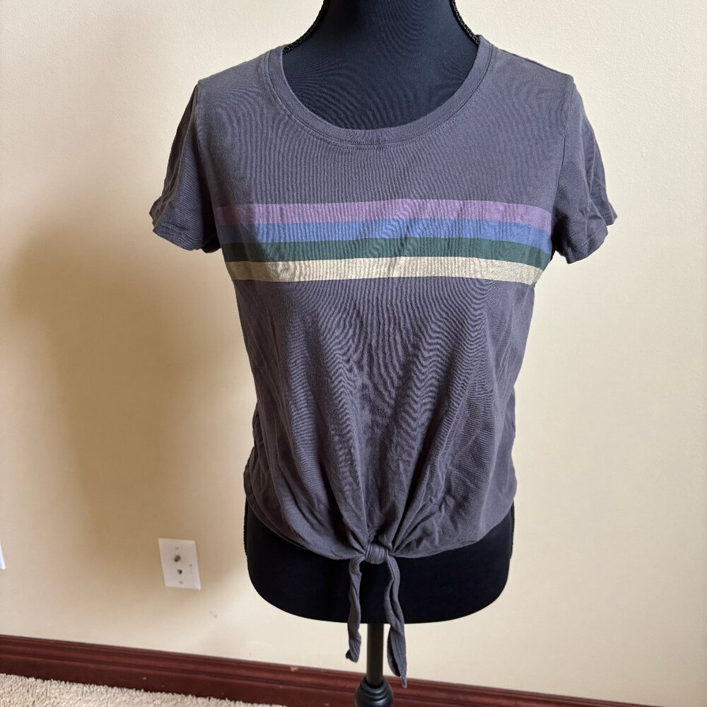American Eagle XS Tie Front Tee – Charcoal Gray Retro Stripe Pastel Graphic